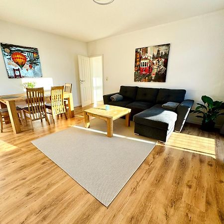 Schicke Wohnung Im Gruenen Hinterhof 슈베린 외부 사진