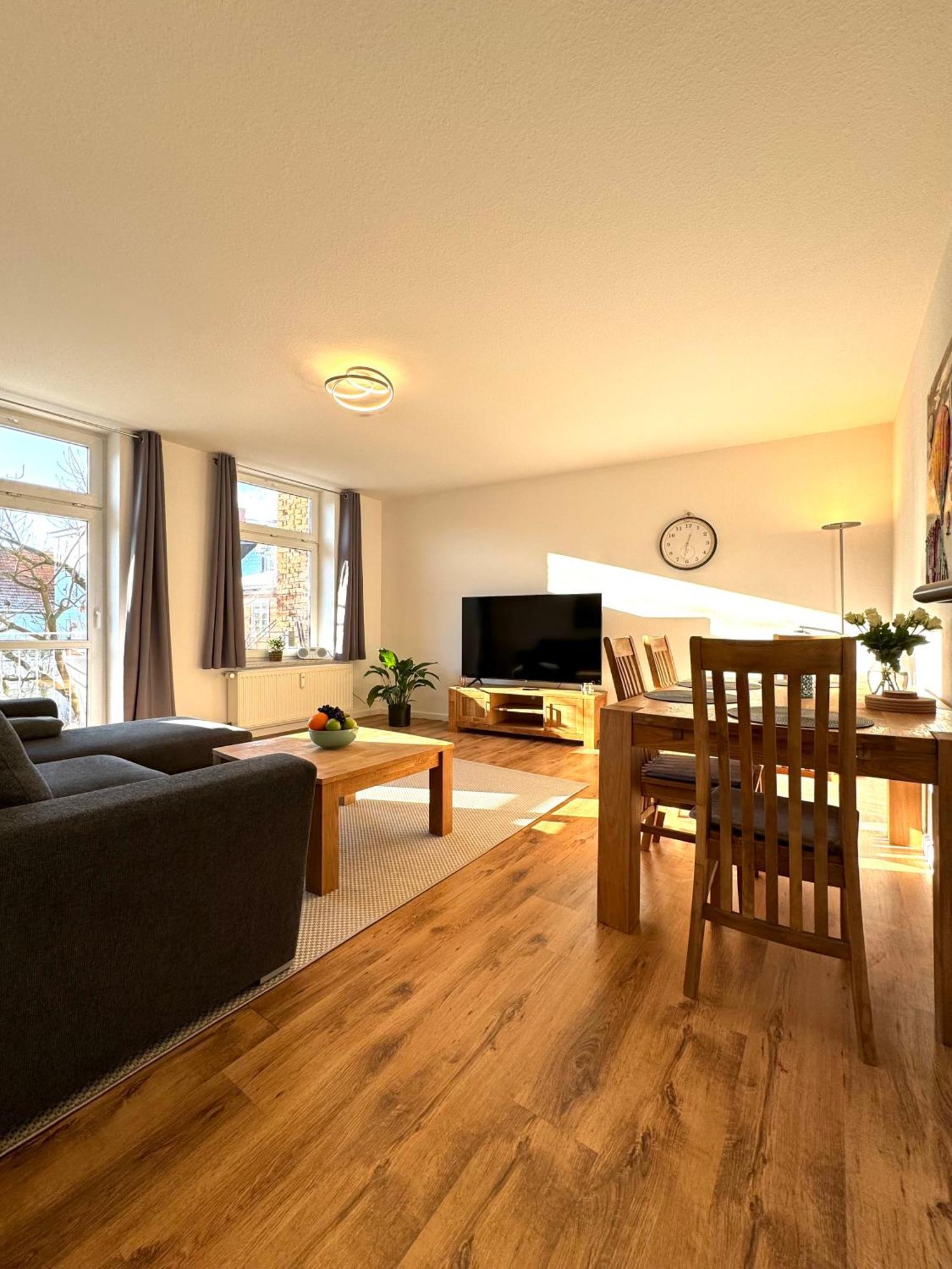Schicke Wohnung Im Gruenen Hinterhof 슈베린 외부 사진