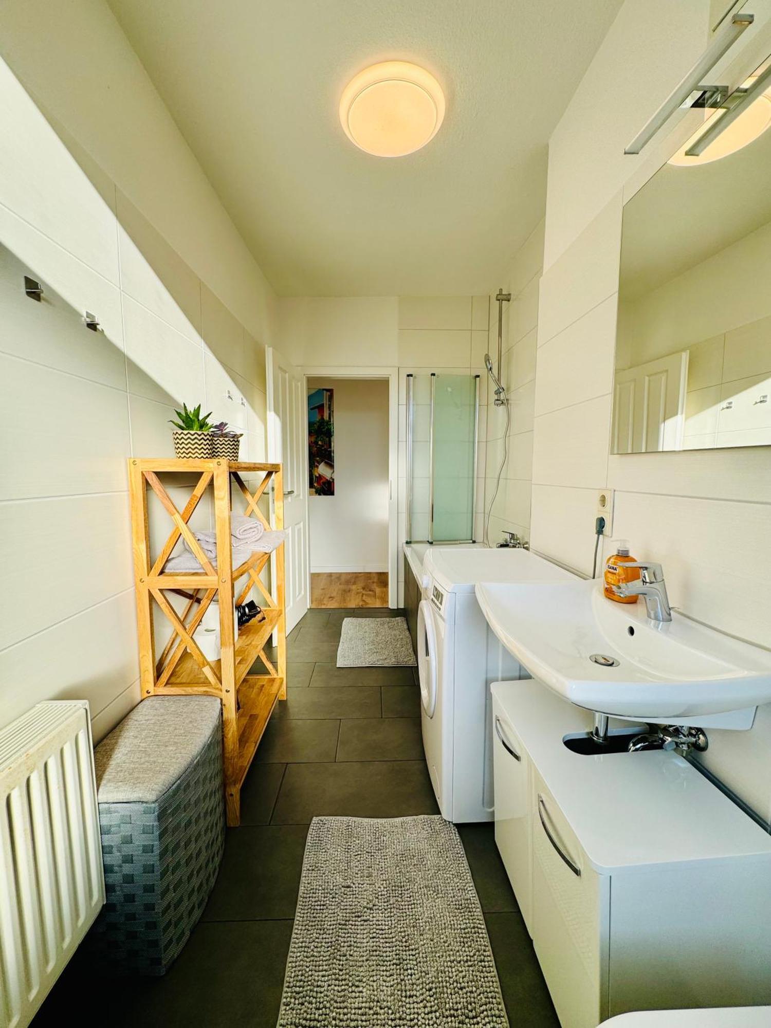 Schicke Wohnung Im Gruenen Hinterhof 슈베린 외부 사진